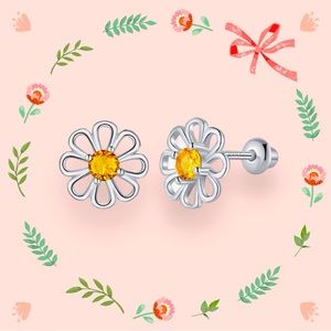 DAISY FLOWER EARRINGS - STERLING SILVER W/SCREW BACKS & YELLOW CZ CENTER